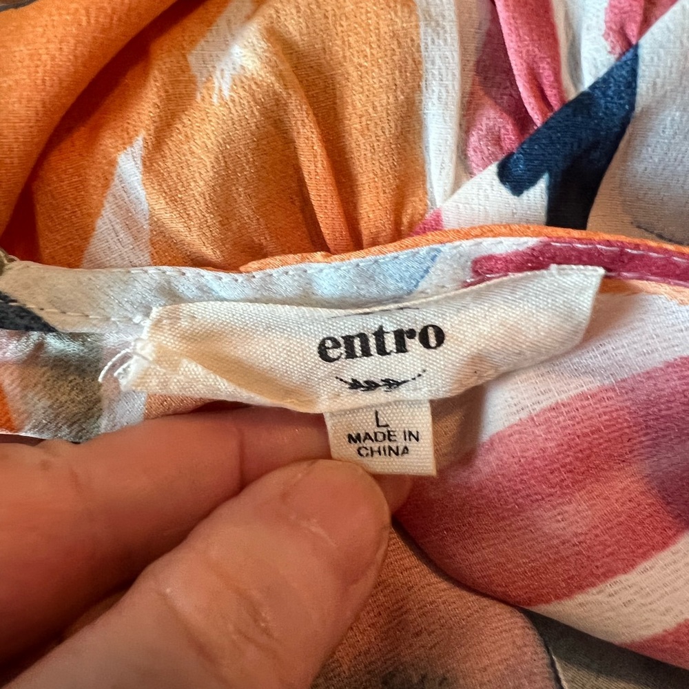 Entro Short Sleeve V-Neck Watercolor Blouse - Picture 7 of 8